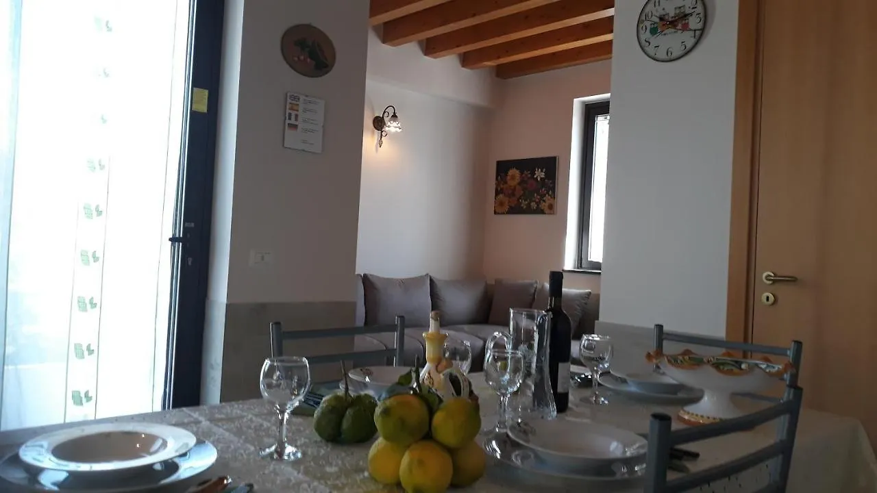 Villa Profumo Di Zagara Acireale 0*,